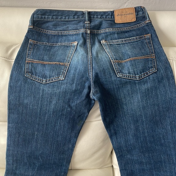 Jean - Picture 2 of 4